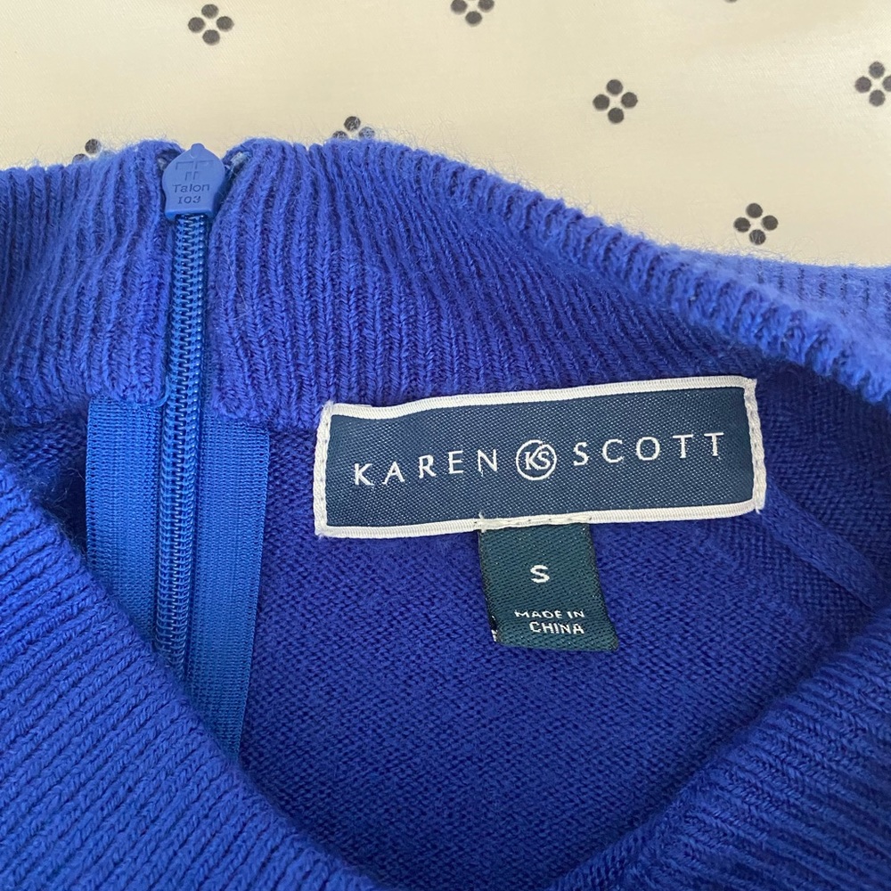 Beautiful Karen Scott Blue Sweater